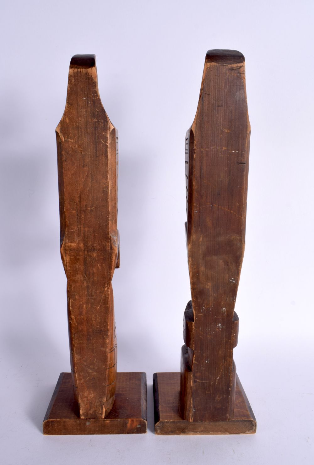 A LARGE PAIR OF NORTH AMERICAN CORMORANT ISLAND ALERT BAY HAIDA FIGURES modelled upon a rectangular - Image 3 of 3