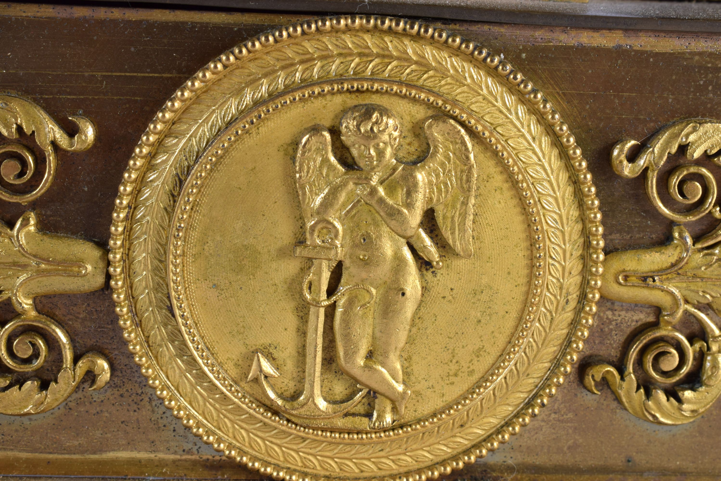 A LARGE EARLY 19TH CENTURY FRENCH BRONZE EMPIRE MANTEL CLOCK formed as a figure leaning upon an acan - Image 3 of 8