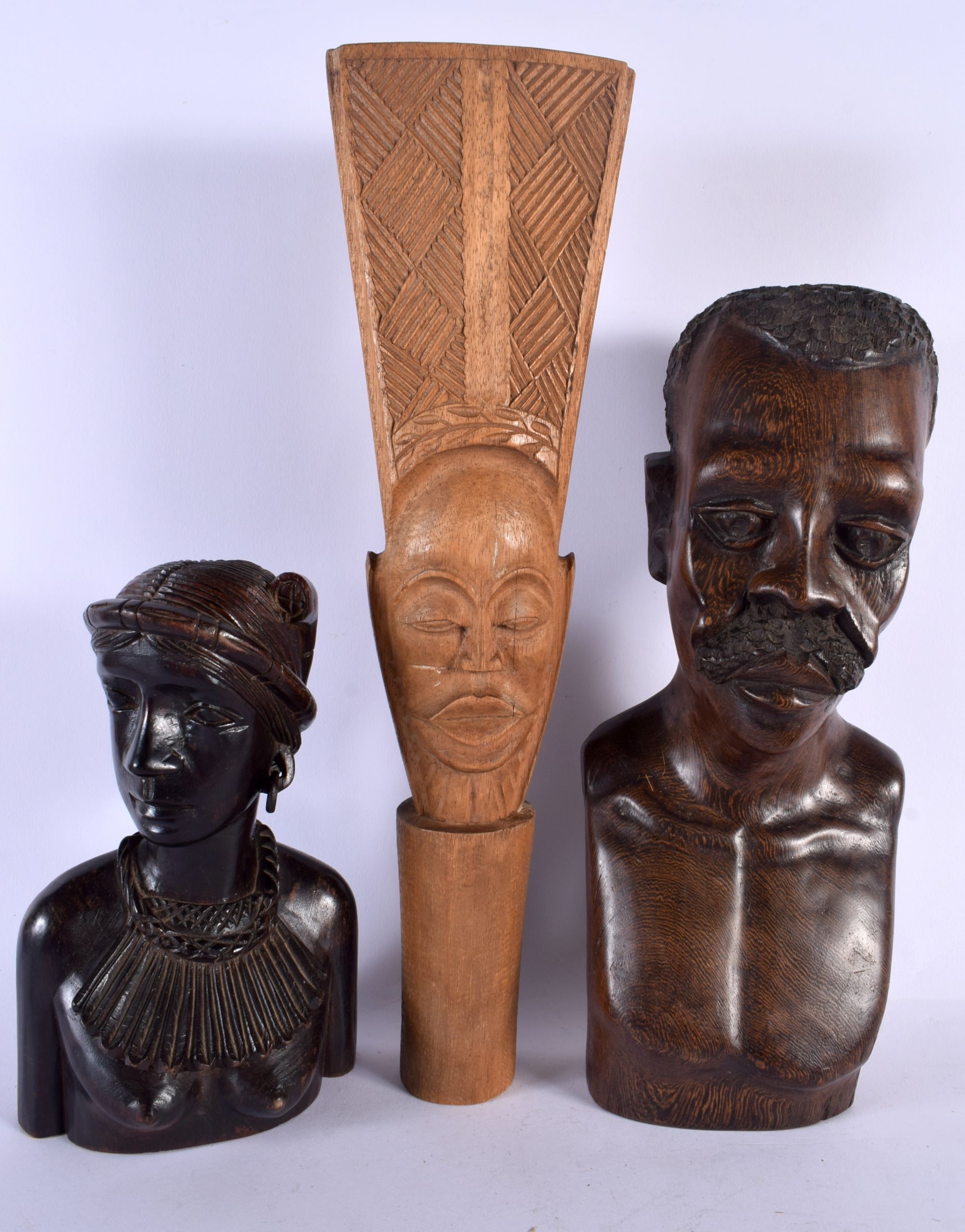 A COLLECTION OF VINTAGE AFRICAN TRIBAL ARTEFACTS. (qty) - Bild 9 aus 13