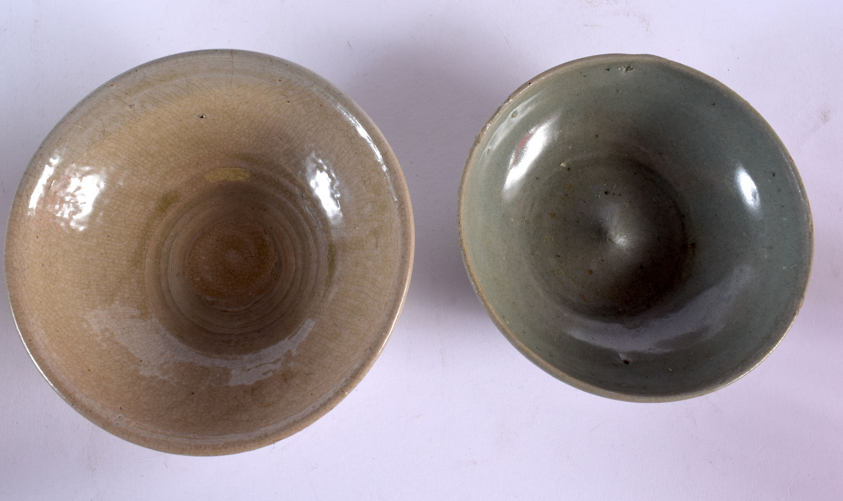 A COLLECTION OF EARLY CHINESE SUNG STYLE CHINESE CELADON BOWLS in various forms and sizes. 16 cm dia - Image 5 of 8