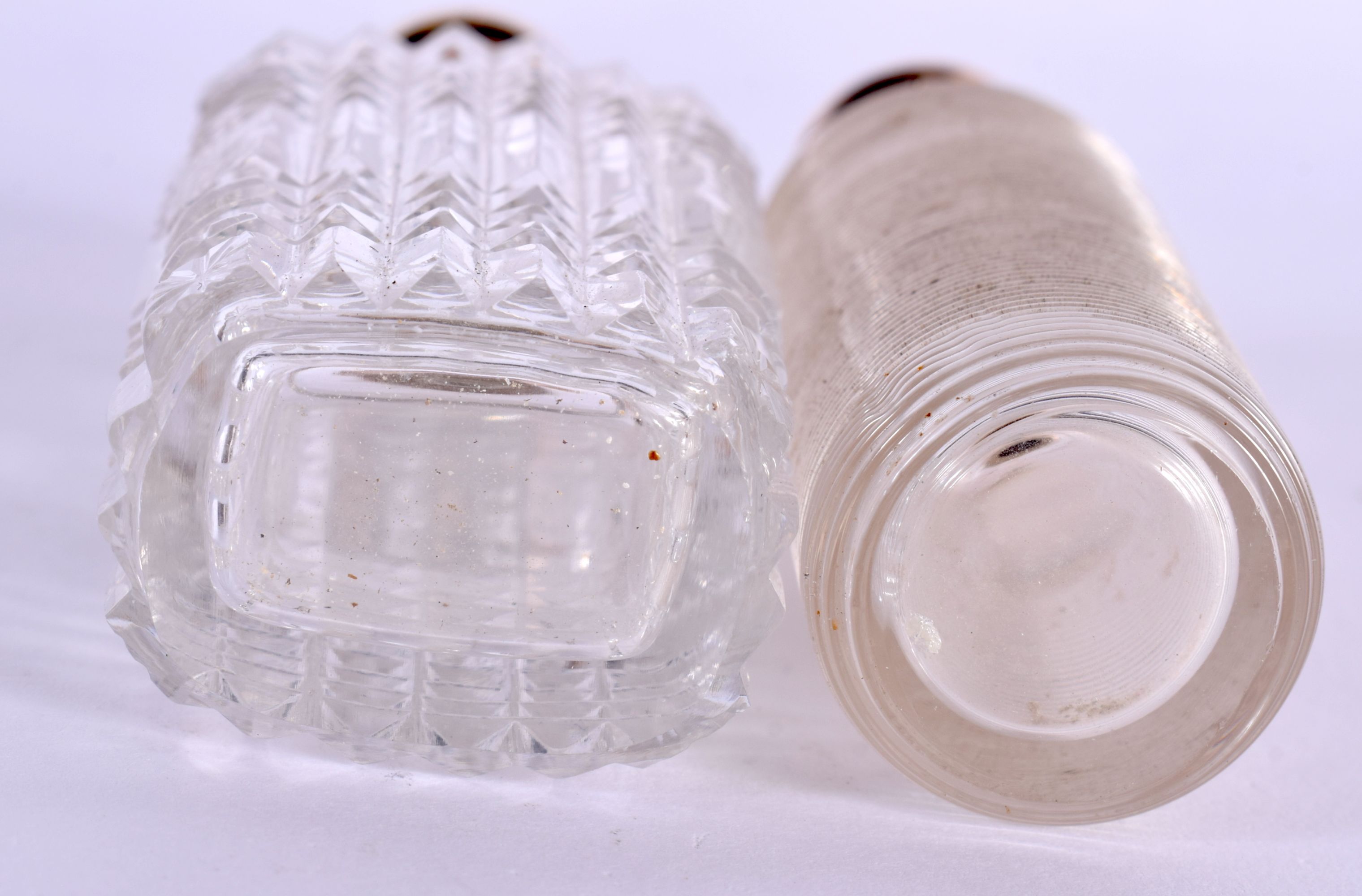 TWO ANTIQUE GOLD FRENCH CRYSTAL GLASS SCENT BOTTLES. 9 cm x 3 cm. (2) - Image 3 of 3