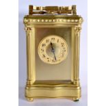 AN EARLY 20TH CENTURY FRENCH BRASS CARRIAGE CLOCK with repeater function. 20.5 cm high inc handle.