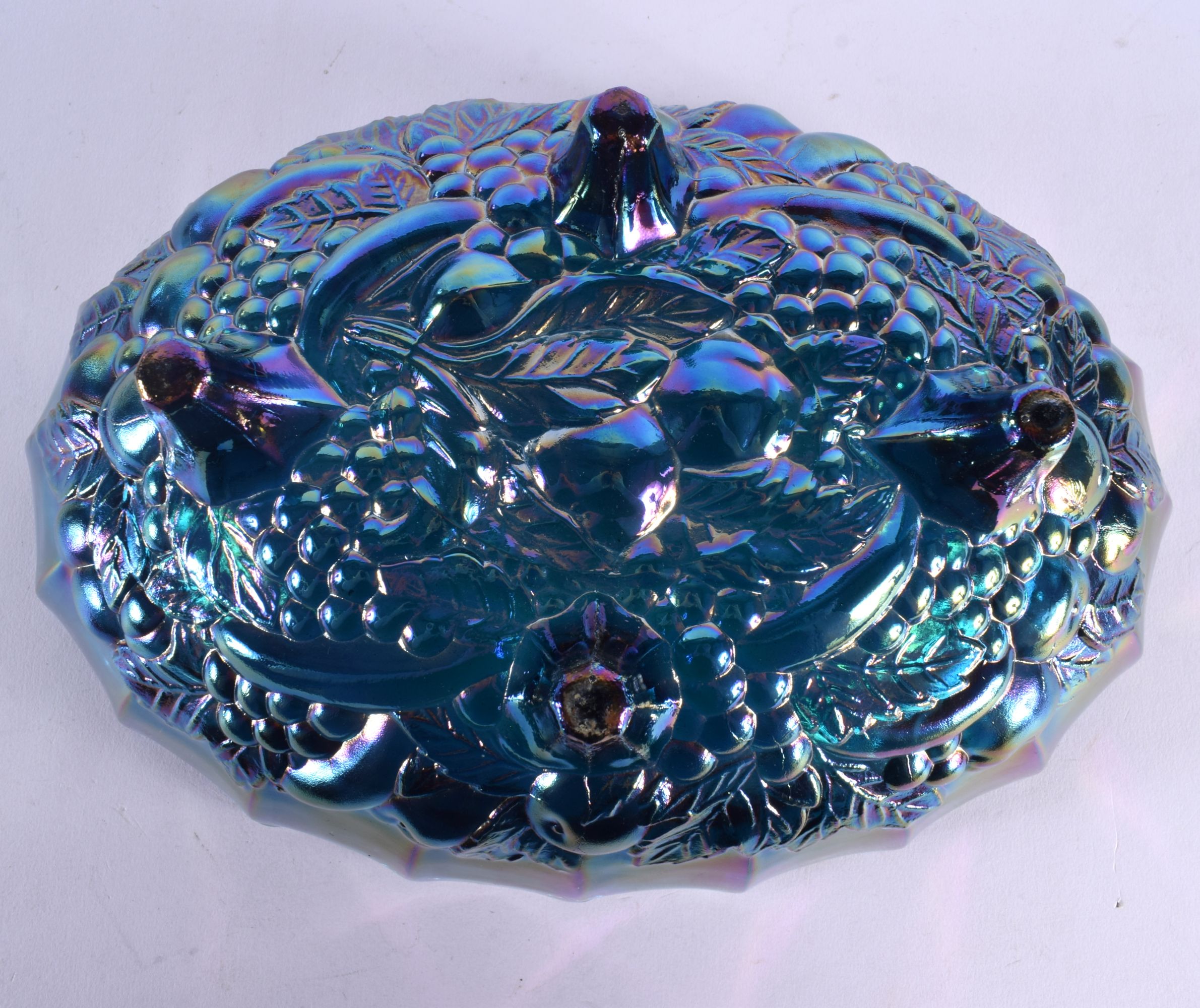 A VINTAGE CARNIVAL GLASS RIBBED BOWL. 30 cm x 22 cm. - Image 4 of 4