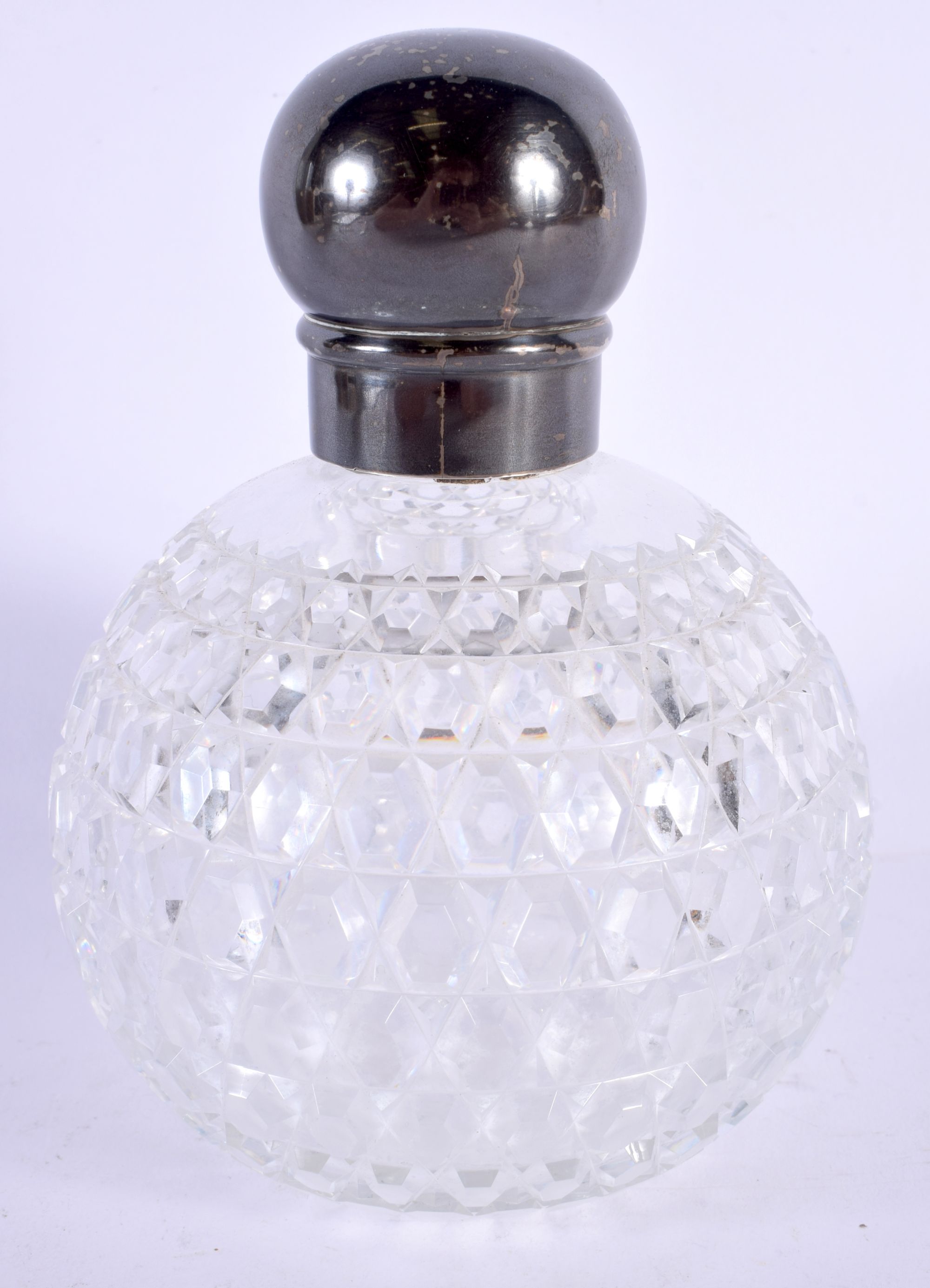 A VICTORIAN SILVER TOPPED SCENT BOTTLE. 16 cm x 10 cm. - Image 2 of 4