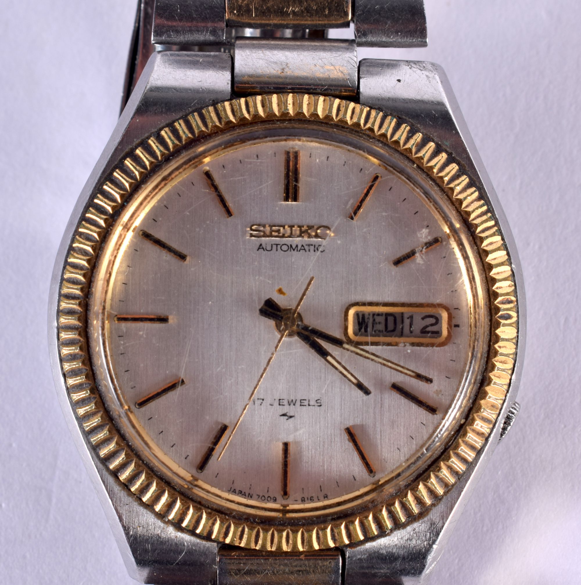 A SEIKO TWO TONE WRISTWATCH. 3.75 cm wide inc crown. - Image 2 of 4