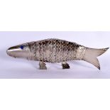 AN EARLY 20TH CENTURY CONTINENTAL ARTICULATED FISH SPICE BOX of naturalistic form. 139 grams. 21 cm