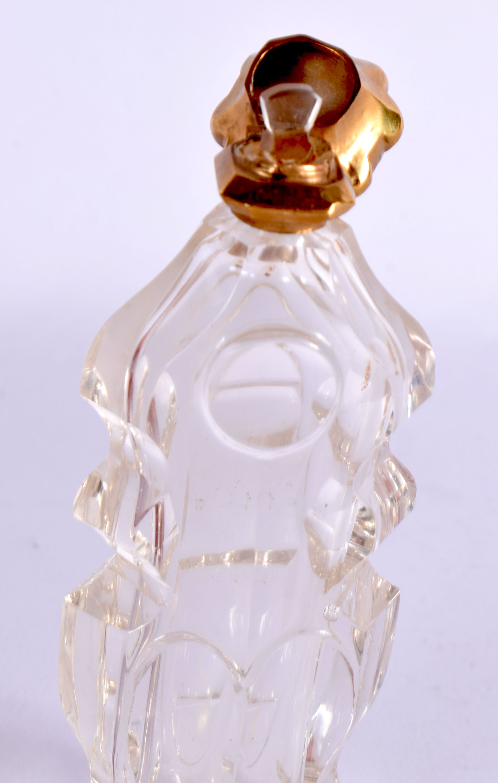 AN ANTIQUE GOLD CRYSTAL GLASS SCENT BOTTLE. 11.5 cm high. - Image 4 of 5