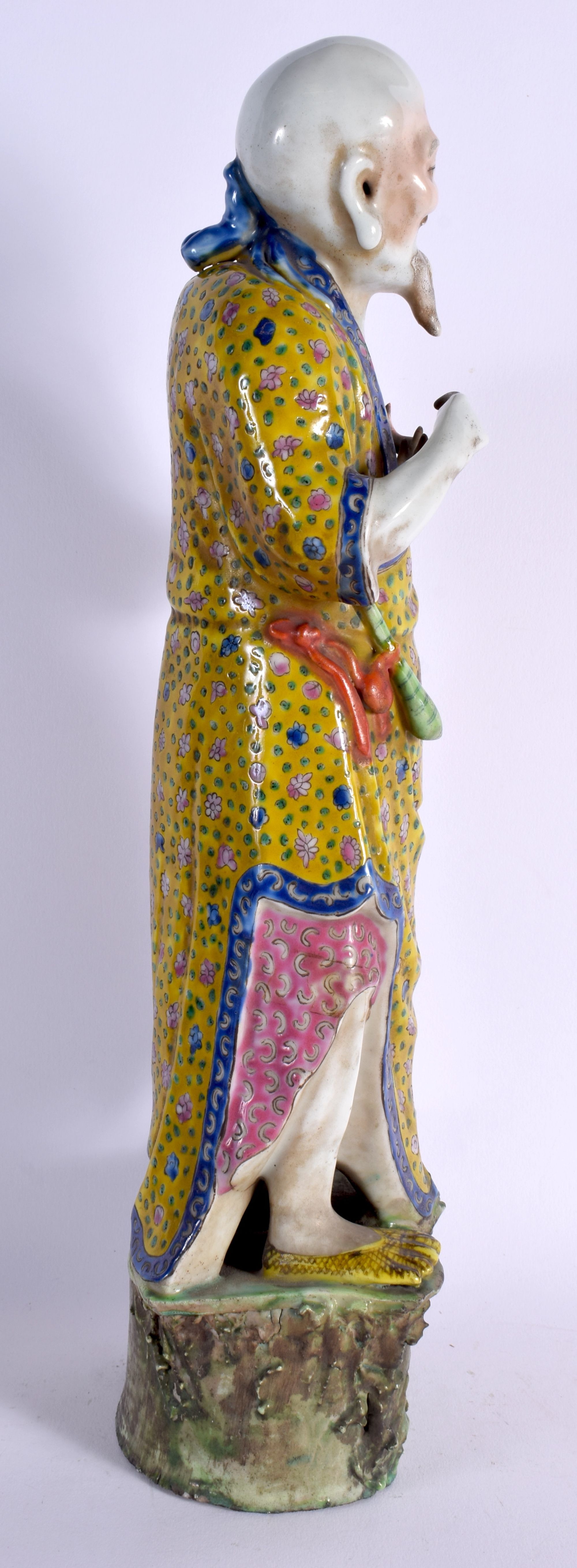 A LARGE CHINESE REPUBLICAN PERIOD PORCELAIN FIGURE OF A FISHERMAN modelled holding a fish. 42.5 cm h - Image 4 of 6