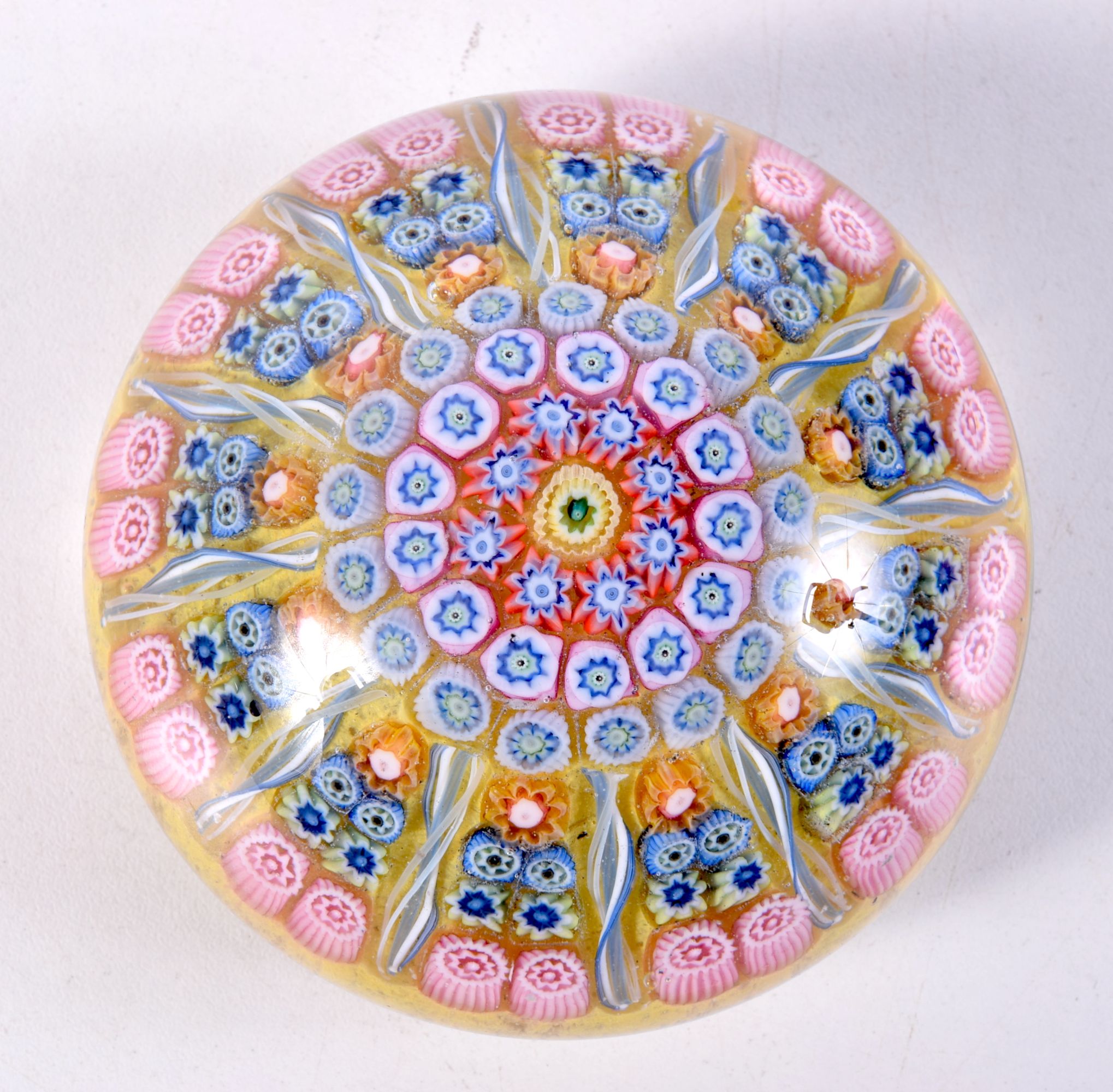 A collection of Paperweights, Millefiori, Perthshire etc largest 10.5 cm (8) - Bild 6 aus 17
