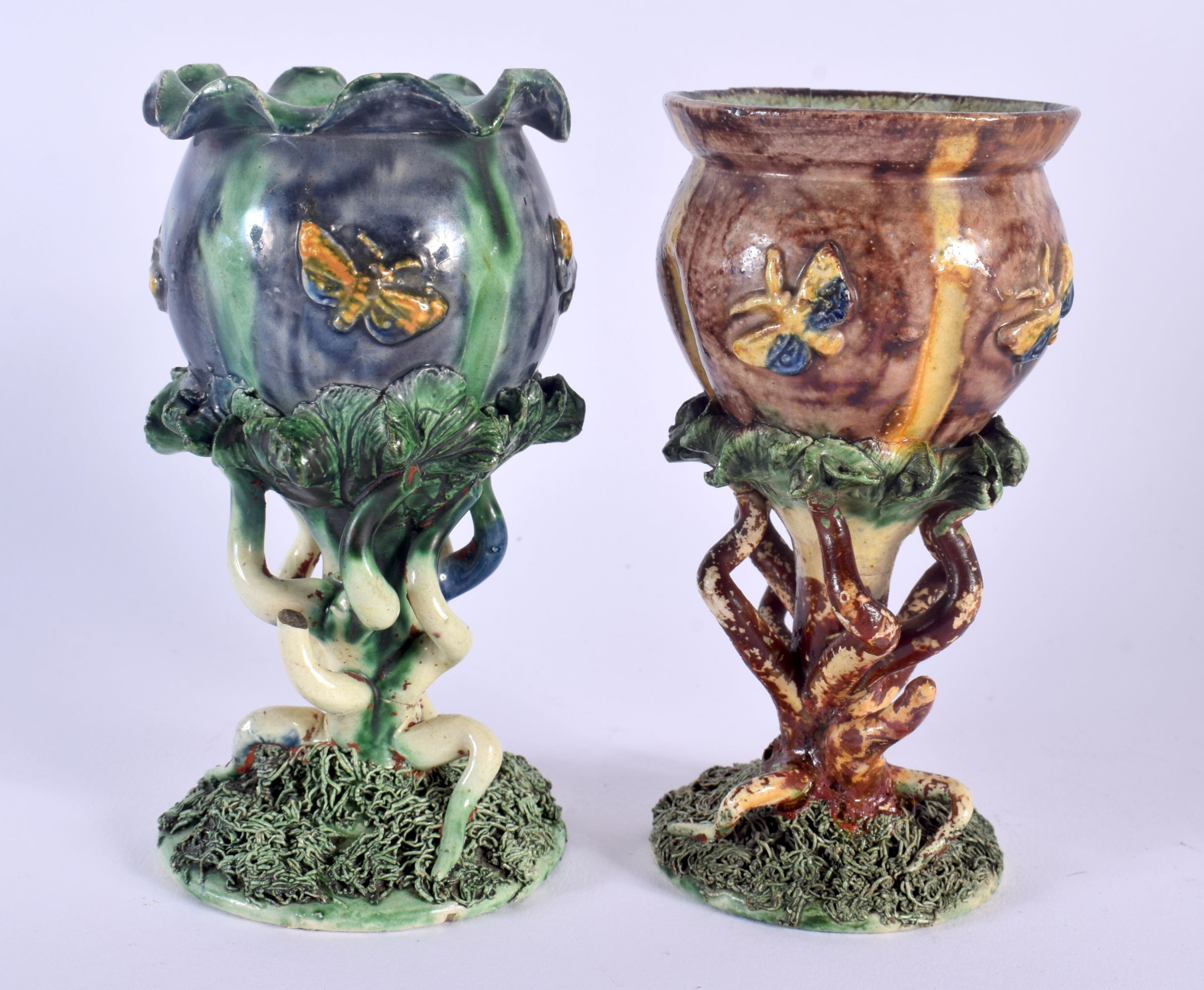 A RARE PAIR OF ANTIQUE PORTUGUESE MAFFA MINIATURE MAJOLICA PLANTERS of naturalistic form. 13.5 cm hi - Bild 2 aus 4