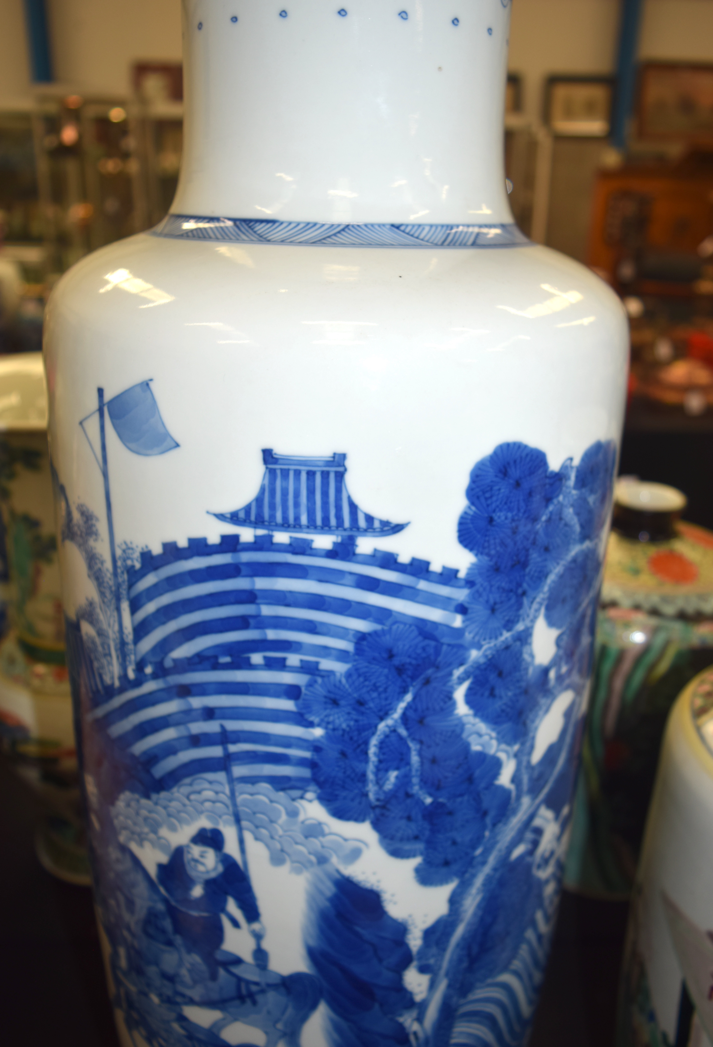 A LARGE CHINESE BLUE AND WHITE PORCELAIN ROLWAGEN VASE probably 19th century, bearing Kangxi marks t - Bild 15 aus 22