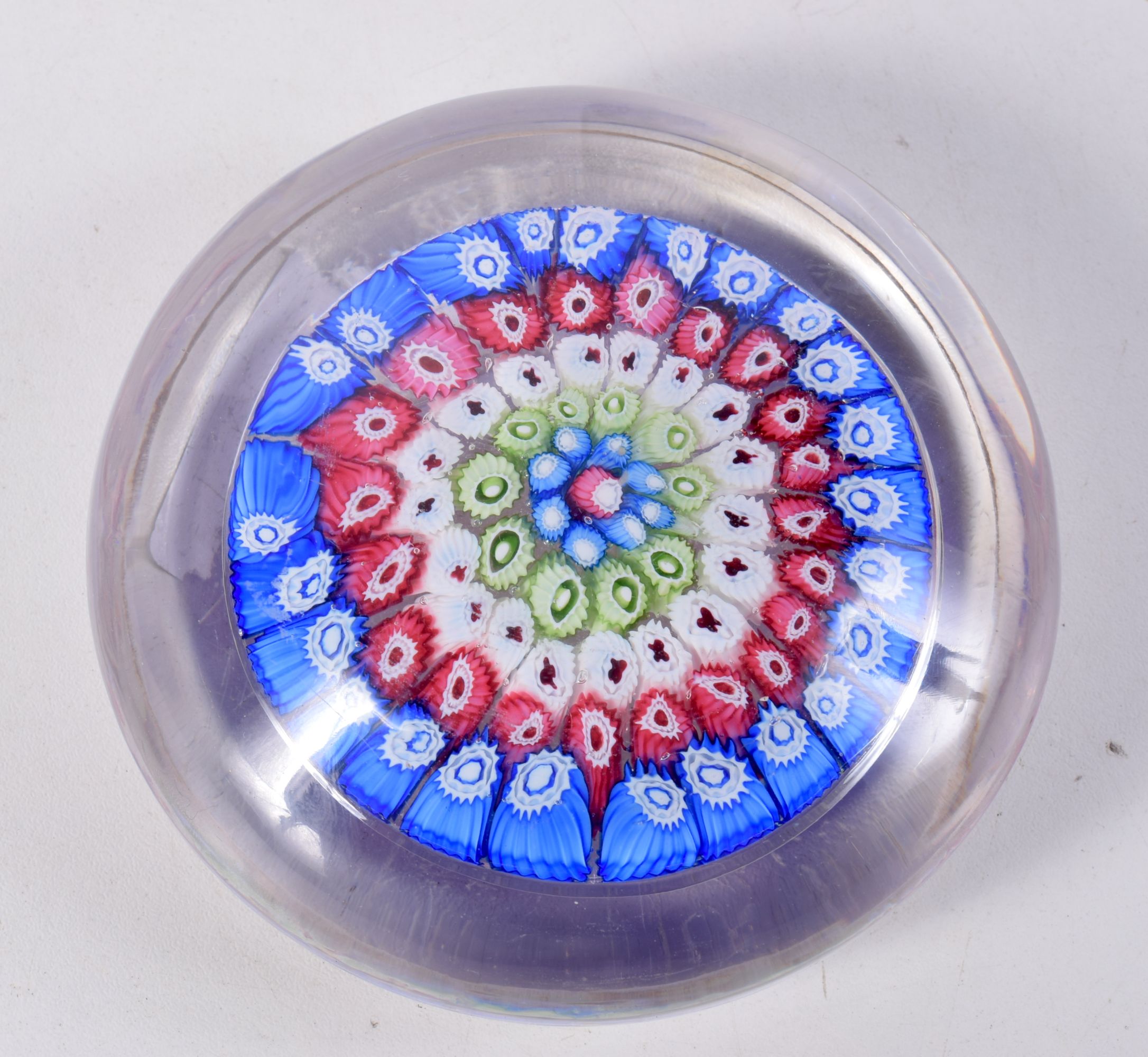 A collection of Paperweights, Millefiori, Perthshire etc largest 10.5 cm (8) - Bild 12 aus 17