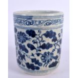A CHINESE BLUE AND WHITE PORCELAIN BRUSH POT 20th Century. 12 cm x 9 cm.