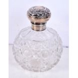 AN EDWARDIAN SILVER TOPPED CUT GLASS SCENT BOTTLE. Silver 18 grams. Birmingham 1903. 13 cm x 10.5 cm