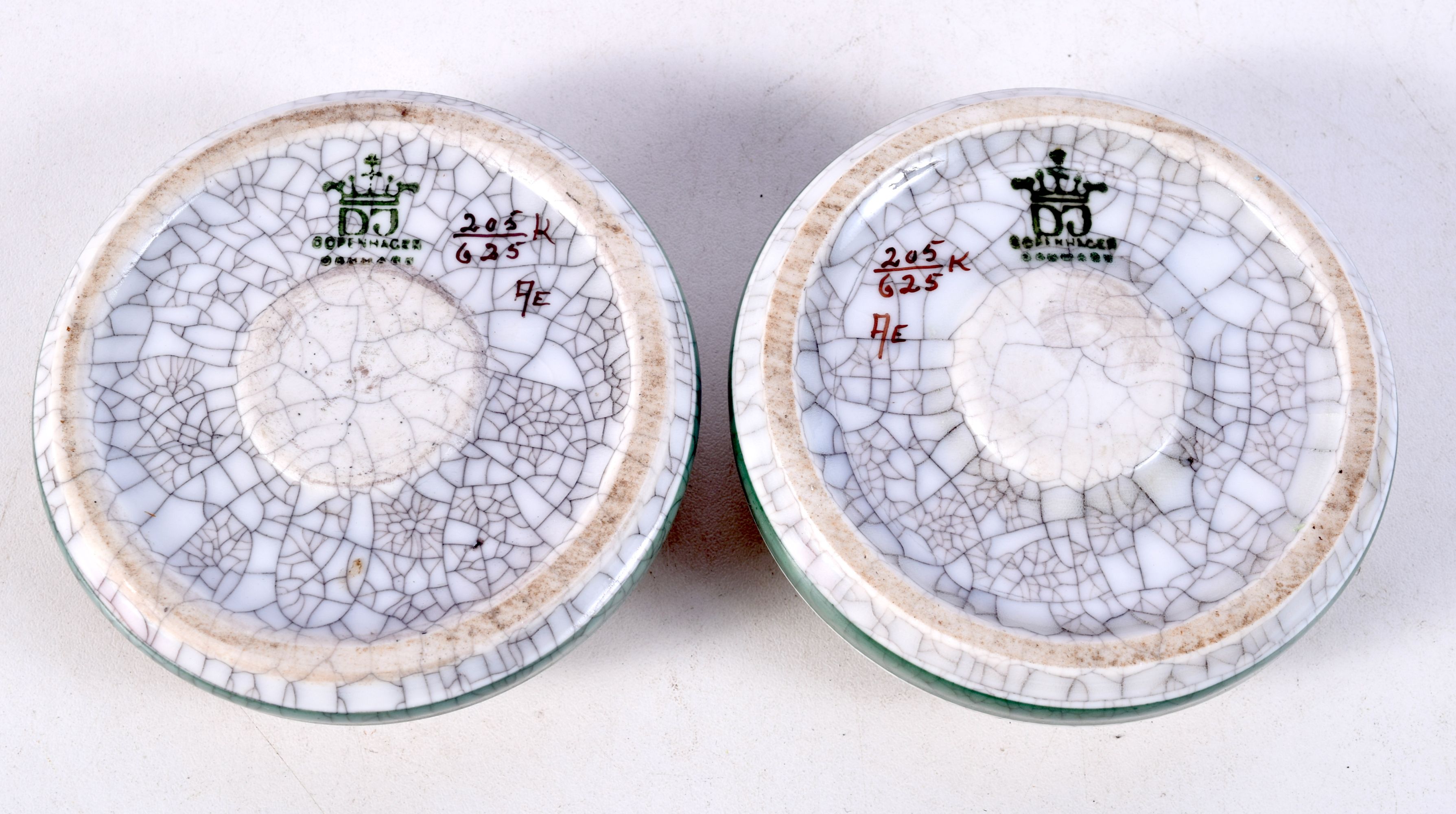 A pair of Copenhagen porcelain candle holders 9 cm (2). - Bild 3 aus 3
