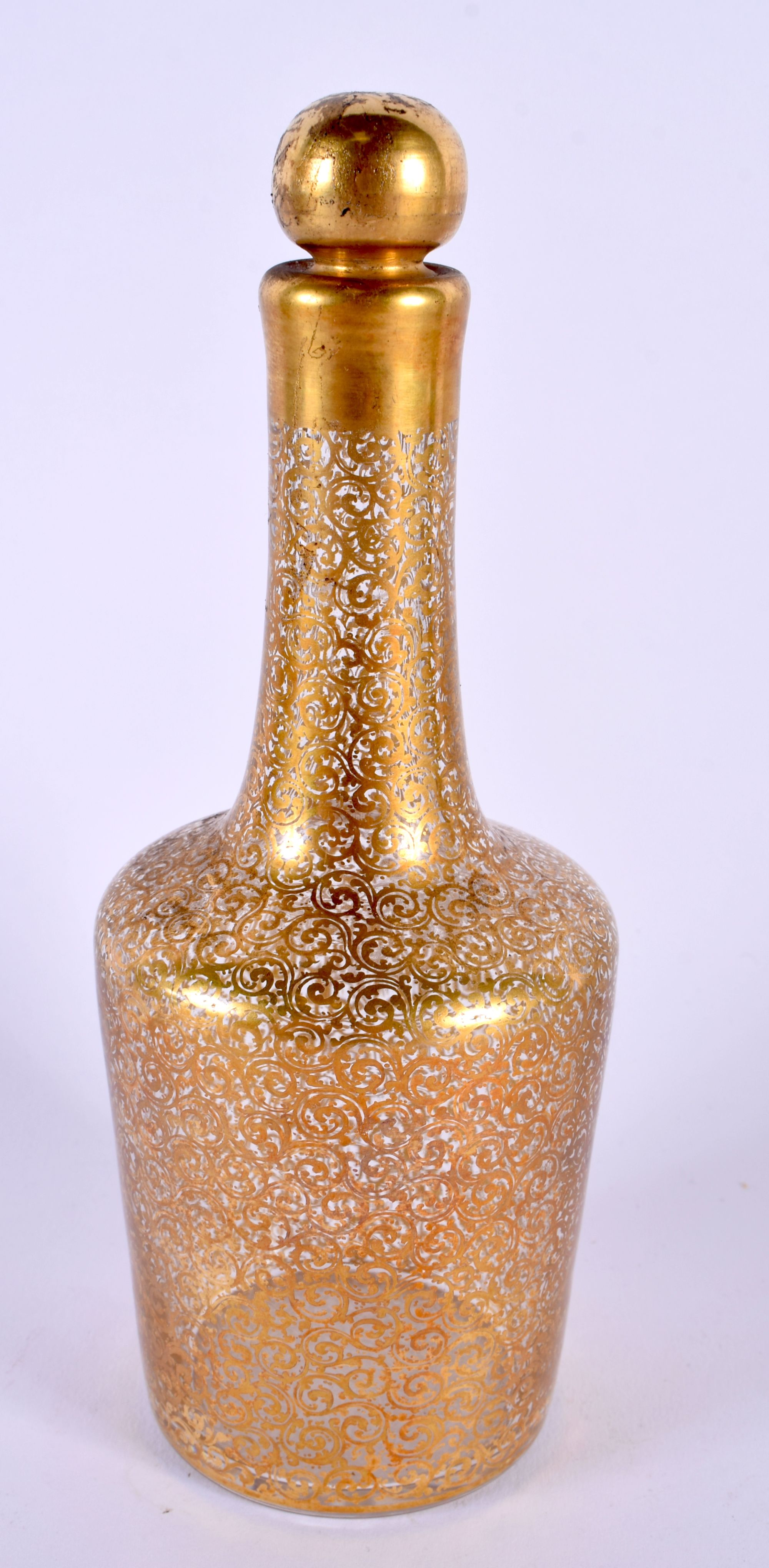 A FINE ANTIQUE BOHEMIAN GILT DECORATED GLASS LIQUOR BOTTLE with stand and glasses. Largest 27 cm x 1 - Bild 7 aus 17