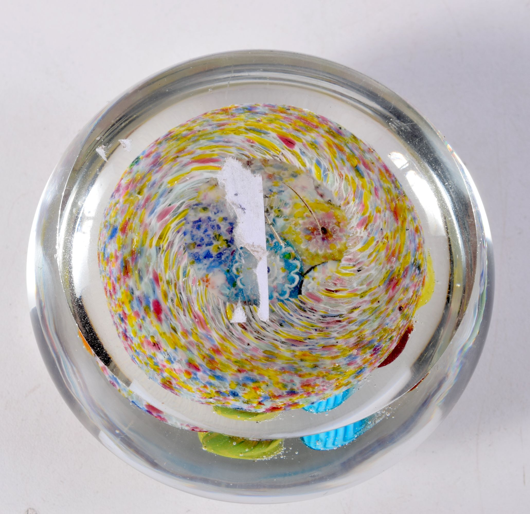 A collection of Paperweights, Millefiori, Perthshire etc largest 10.5 cm (8) - Bild 9 aus 17