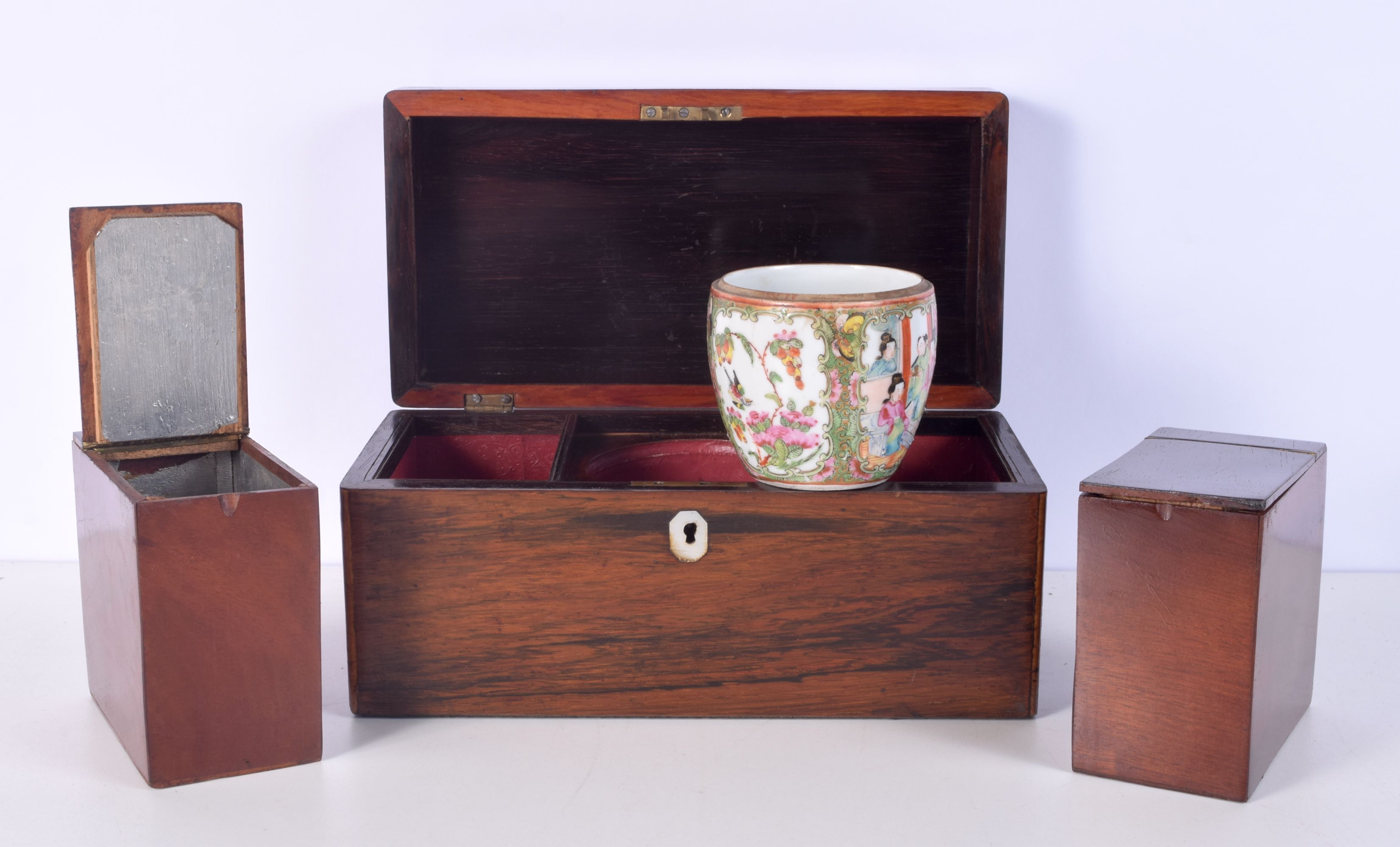 An antique mahogany two section caddy and a central porcelain bowl probably not original 14 x 30 x 1 - Bild 2 aus 6