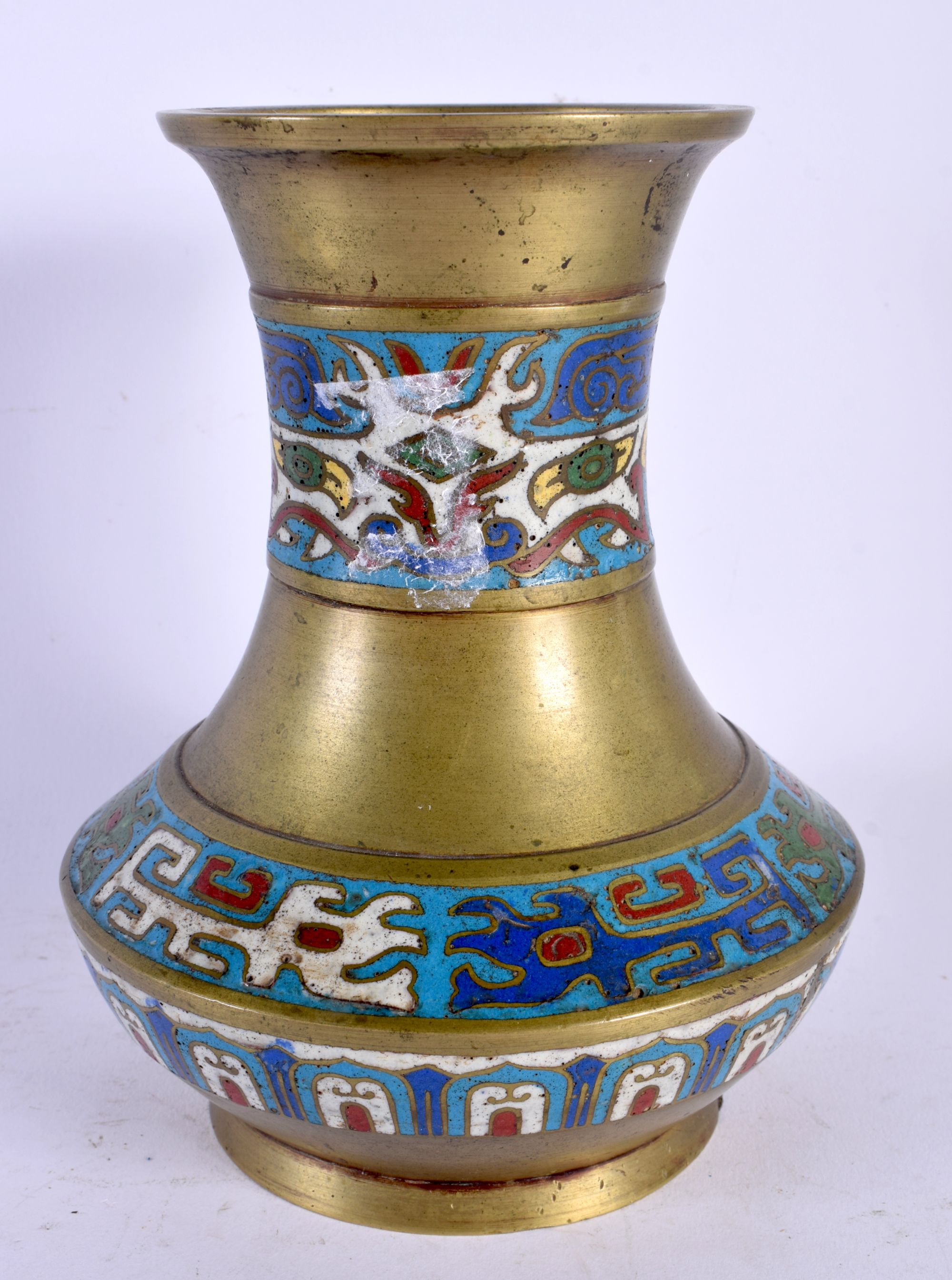 A LATE 19TH CENTURY JAPANESE MEIJI PERIOD CHAMPLEVE ENAMEL VASE. 18 cm x 12 cm. - Bild 2 aus 4