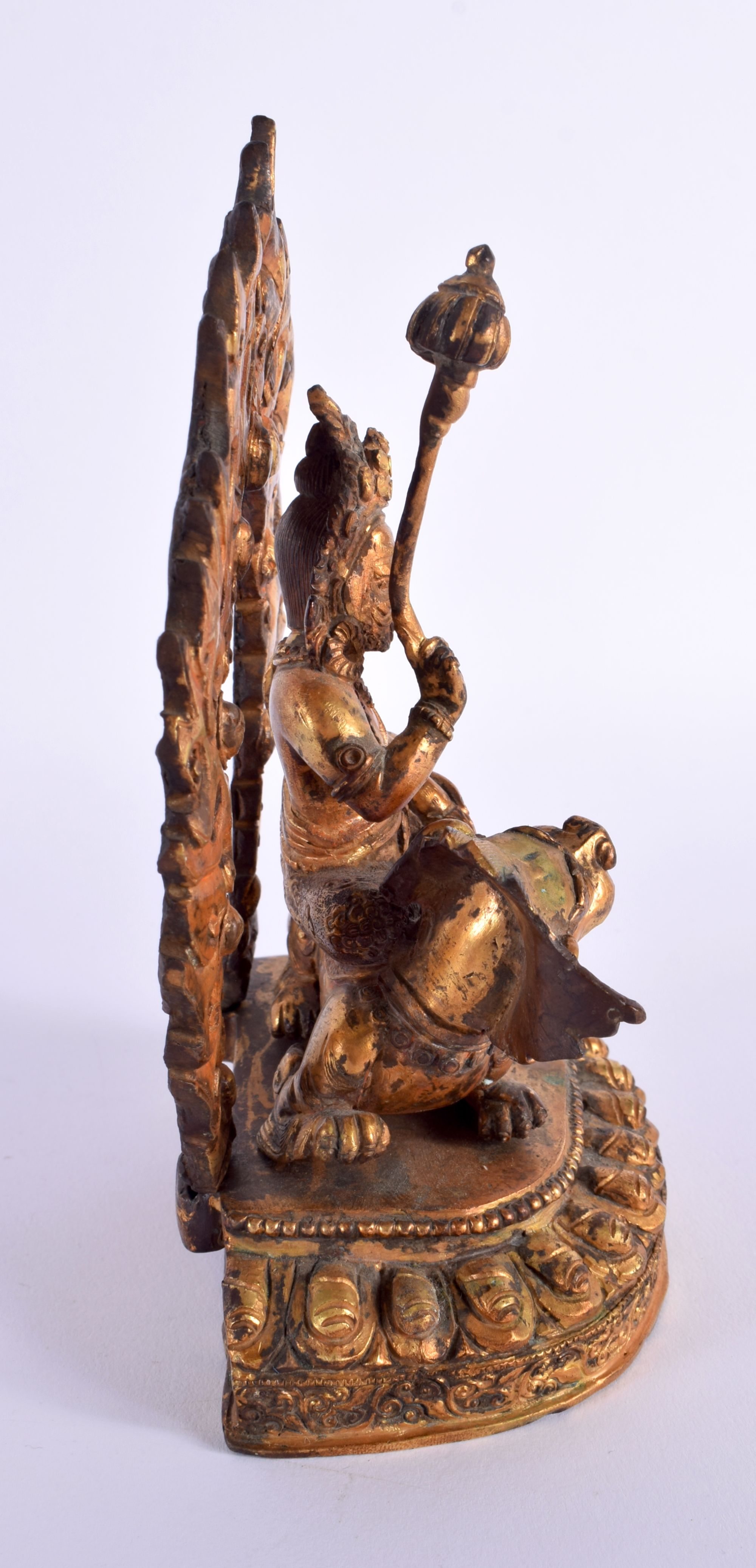 A 19TH CENTURY CHINESE TIBETAN GILT BRONZE FIGURE OF A BUDDHA modelled riding upon a beast. 19 cm x - Bild 3 aus 27