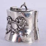 A 19TH CENTURY CHINESE EXPORT SILVER CRUET POT by Zeewo. 80 grams. 4.75 cm x 4.5 cm.