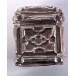 AN ANTIQUE SILVER BOX. 26 grams. 4.5 cm x 4 cm.