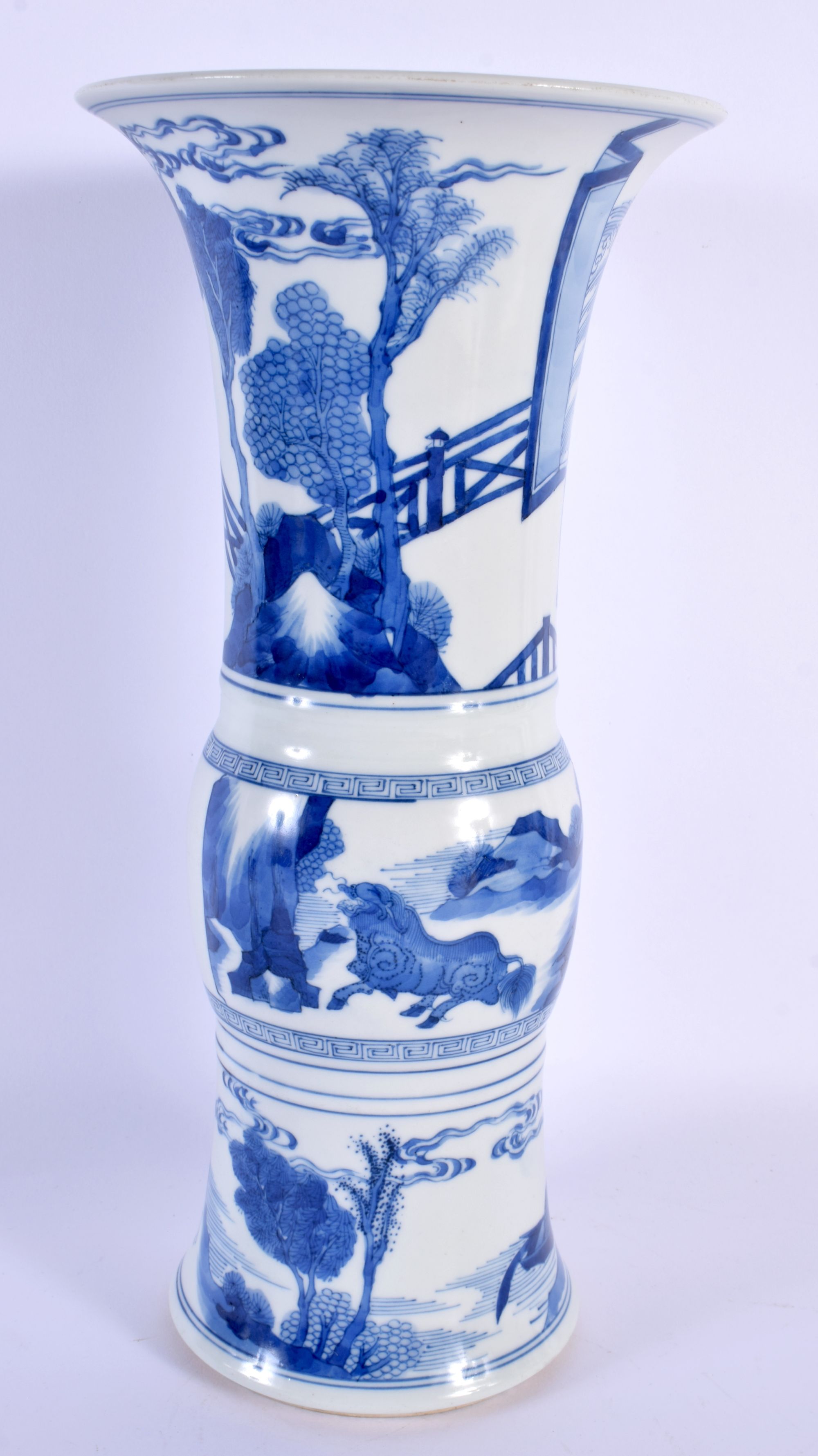 A CHINESE BLUE AND WHITE PORCELAIN GU FORM VASE 20th Century. 33 cm high. - Bild 2 aus 11