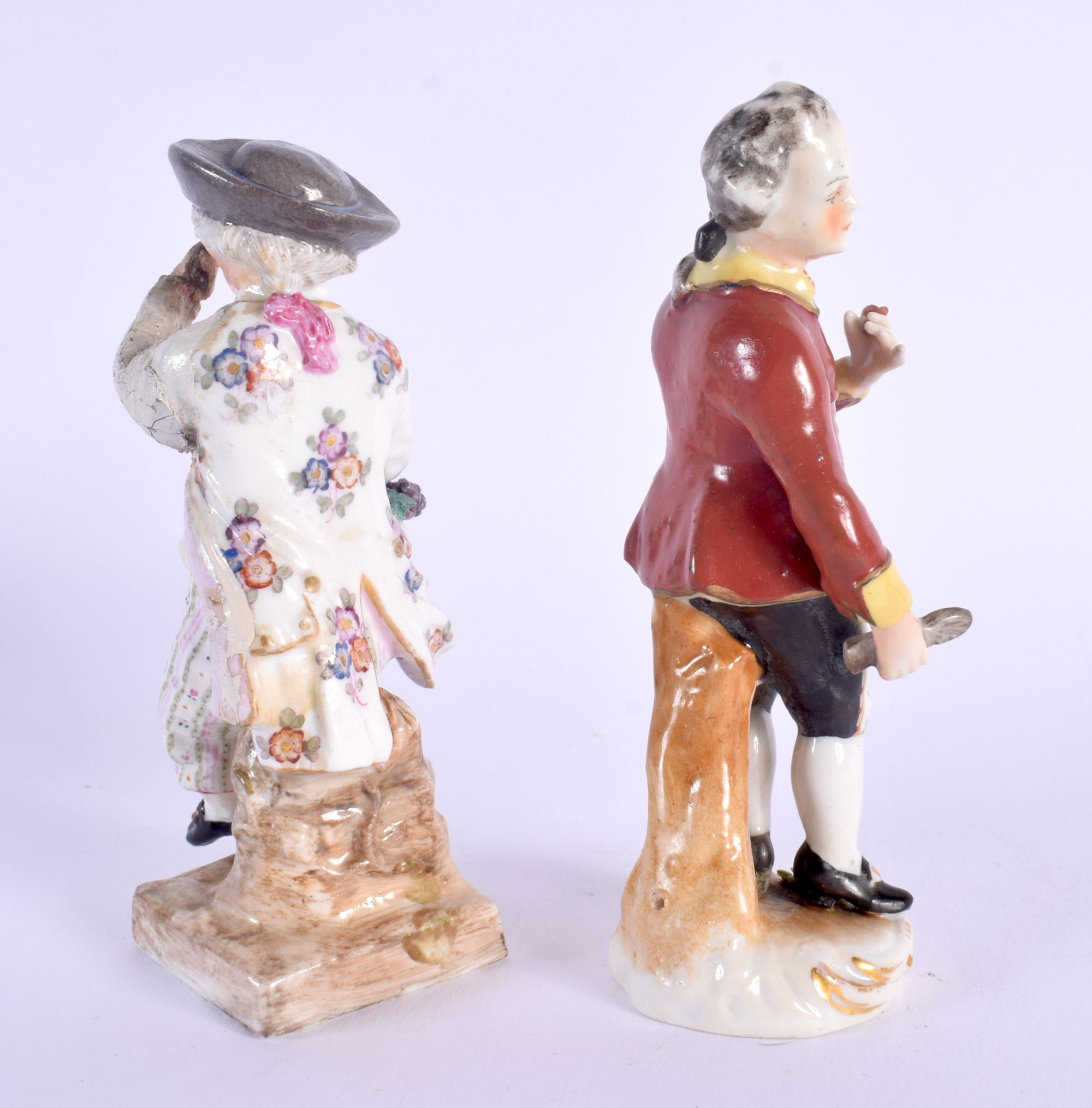 A 19TH CENTURY GERMAN PORCELAIN FIGURE OF A BOY Meissen style, together with another similar. 13 cm - Bild 2 aus 4