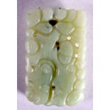 A CHINESE JADE PENDANT 20th Century. 5 cm x 3 cm.