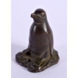 A JAPANESE BRONZE PENGUIN OKIMONO. 4.75 cm x 3.75 cm.