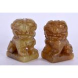 A PAIR OF CHINESE CARVED JADE FOO DOG SEALS 20th Century. 3.5 cm x 2.5 cm.