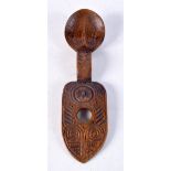 AN ANTIQUE WELSH TREEN LOVE SPOON. 17.5 cm x 4.5 cm.