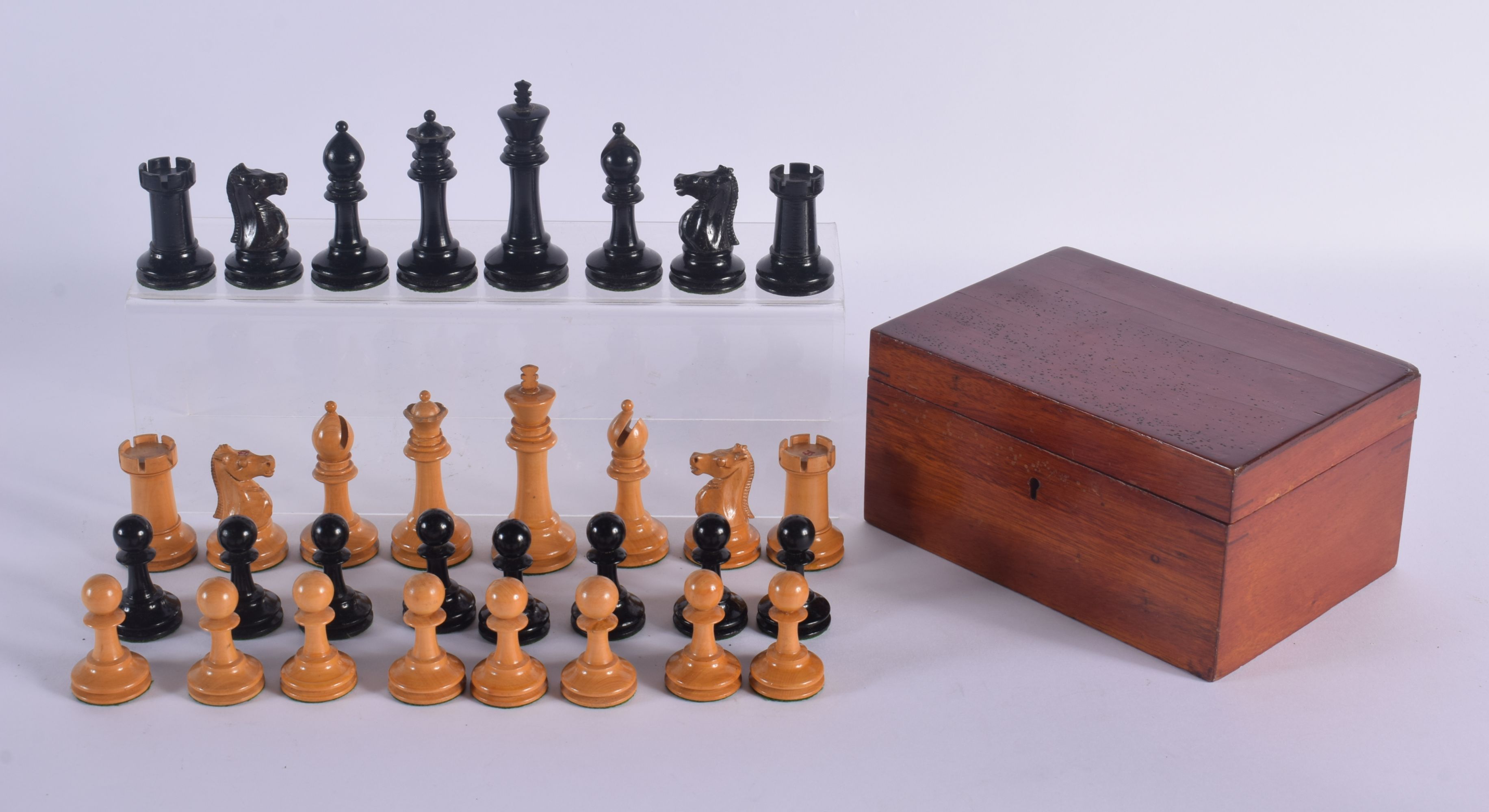 AN ANTIQUE F H AYRES TOURNAMENT CHESS SET. Largest 8.5 cm high. (qty)