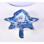 A 18th Century blue and white Chinese pattern Pickle dish 13 .5 cm .
