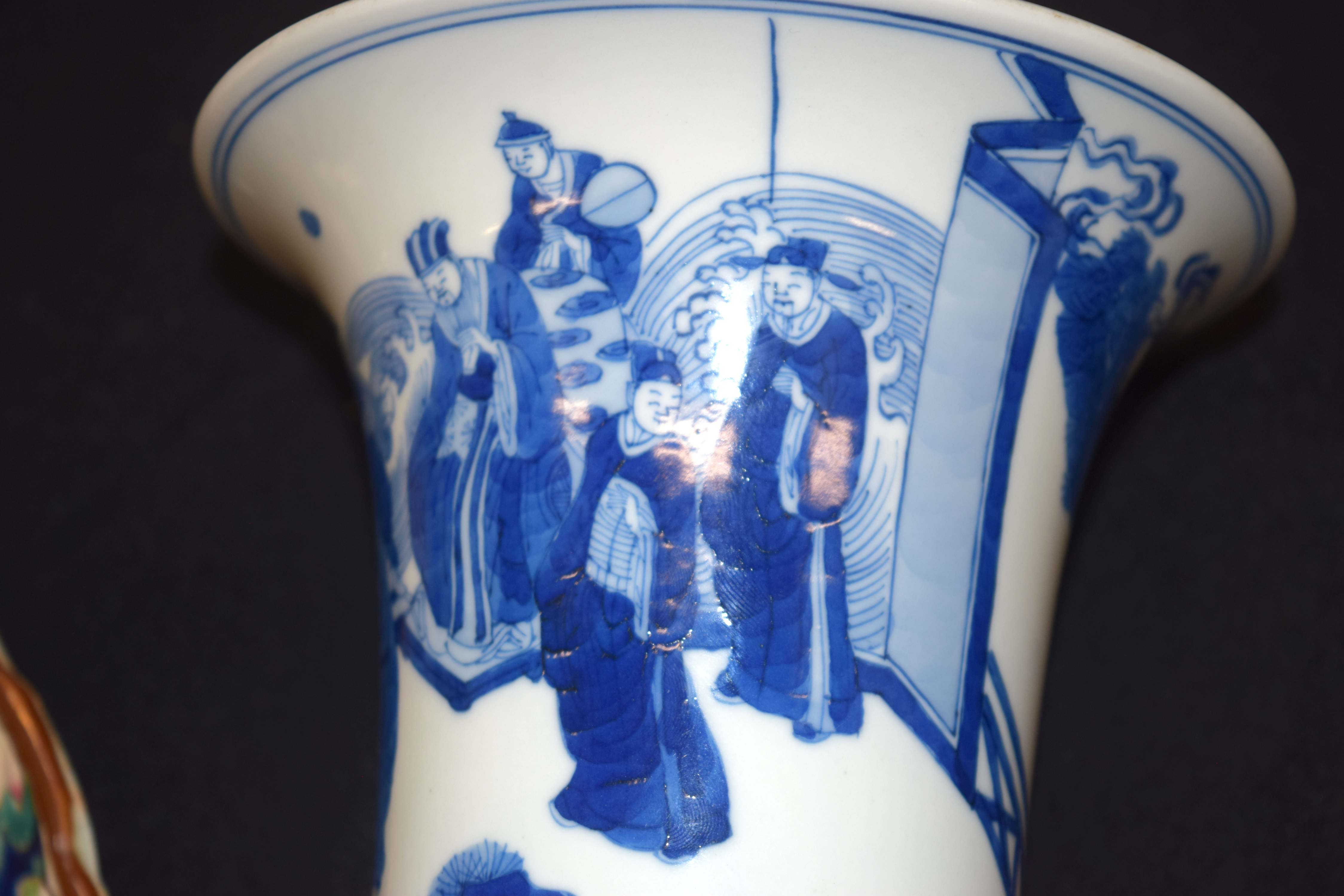 A CHINESE BLUE AND WHITE PORCELAIN GU FORM VASE 20th Century. 33 cm high. - Bild 9 aus 11