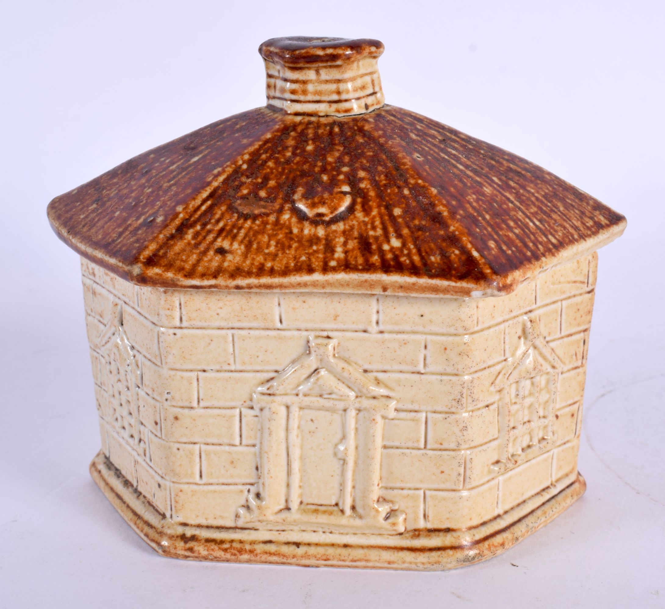 A RARE 19TH CENTURY ENGLISH SALT GLAZED BOX AND COVER formed as a house. 11 cm x 9 cm. - Bild 3 aus 5