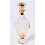 AN 18CT GOLD TOPPED SCENT BOTTLE. Indistinguishable marks, 10.3cm x 3.6cm