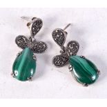 A PAIR OF SILVER AND MALACHITE EARRINGS. 6.6 grams. 3 cm x 1.5 cm.
