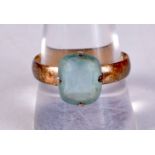 AN 18CT GOLD GEM SET RING. 3.5 grams. U.