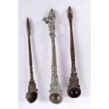 THREE 19TH CENTURY MIDDLE EASTERN ALLOY SPOONS. 15.5 cm x 2.5 cm. (3)
