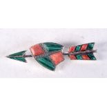 A SILVER AND MALACHITE ARROW BROOCH. 6 grams. 2 cm x 5.5 cm.