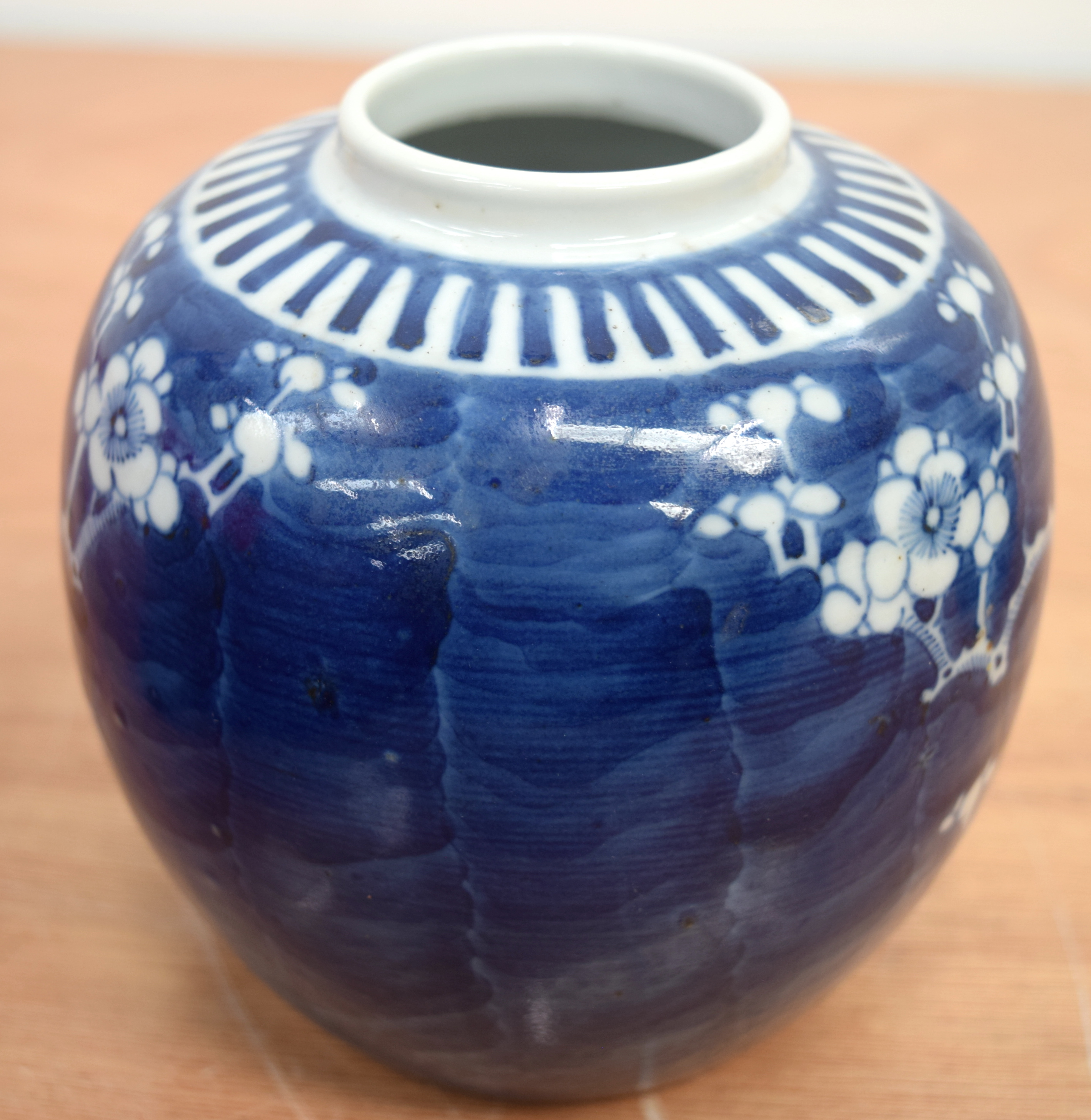 FOUR 19TH CENTURY CHINESE BLUE AND WHITE GINGER JARS Kangxi style. Largest 15 cm x 11 cm. (4) - Bild 13 aus 31