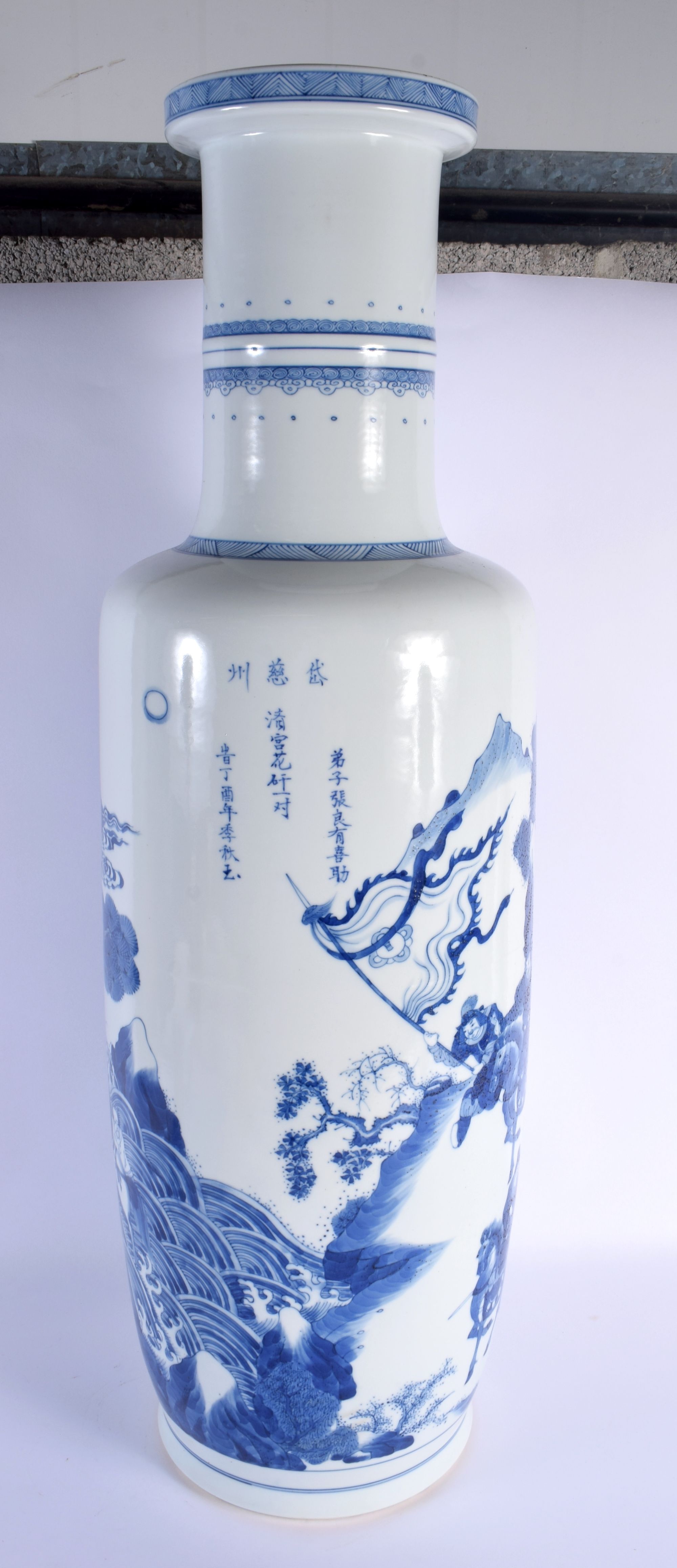 A LARGE CHINESE BLUE AND WHITE PORCELAIN ROLWAGEN VASE probably 19th century, bearing Kangxi marks t - Bild 3 aus 22