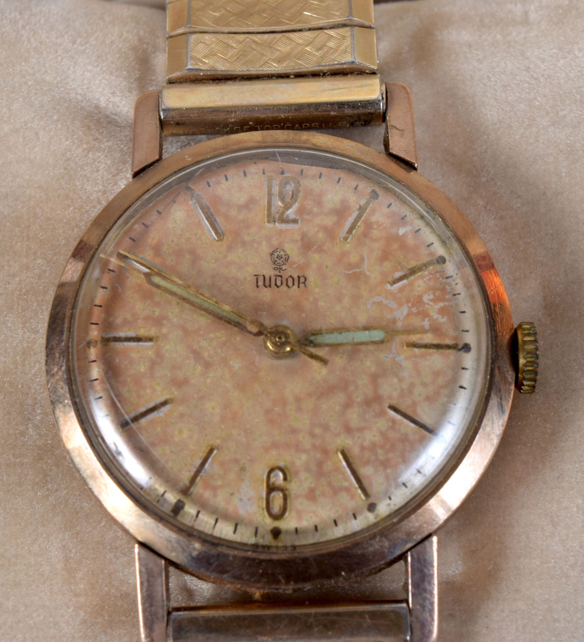 A VINTAGE TUDOR WRISTWATCH within a rolex box. 3.25 cm wide inc crown. - Bild 2 aus 4