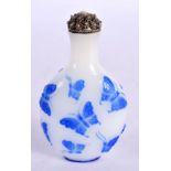 AN EARLY 20TH CENTURY CHINESE PEKING GLASS SNUFF BOTTLE Late Qing/Republic. 7.5 cm x 4.25 cm.