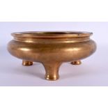 A RARE 17TH/18TH CENTURY CHINESE CIRCULAR BRONZE CENSER Ming/Qing, of plain form. 2684 grams. 16 cm