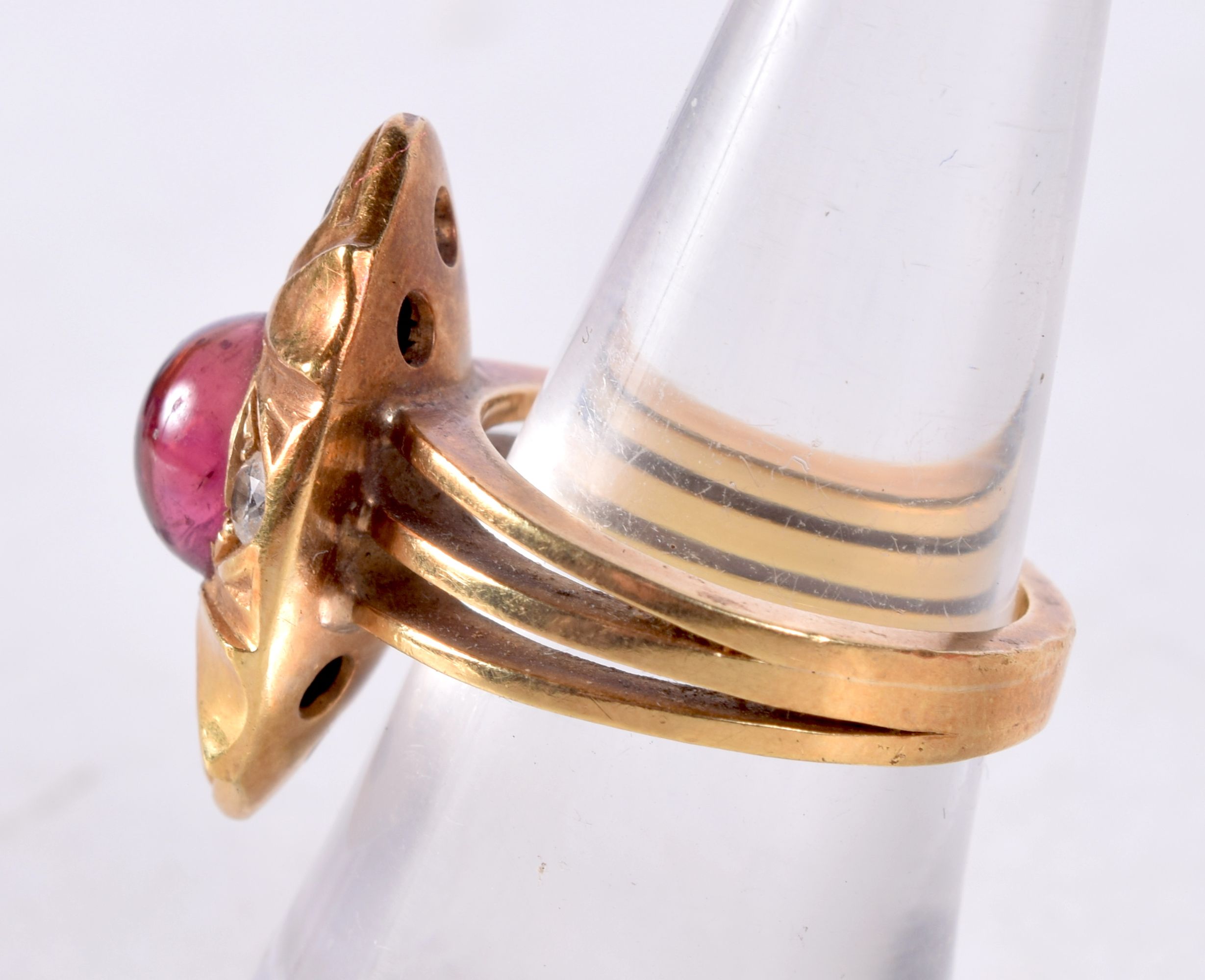 A GOOD 18CT GOLD DIAMOND AND RUBY RING. 11 grams. M. - Bild 2 aus 3