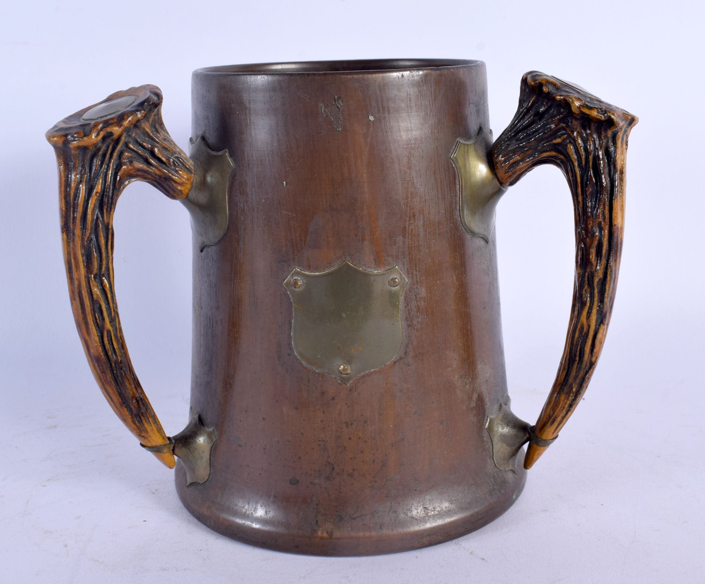 AN ANTIQE TRIBAL HORN MOUNTED MUG. 16 cm x 14 cm.