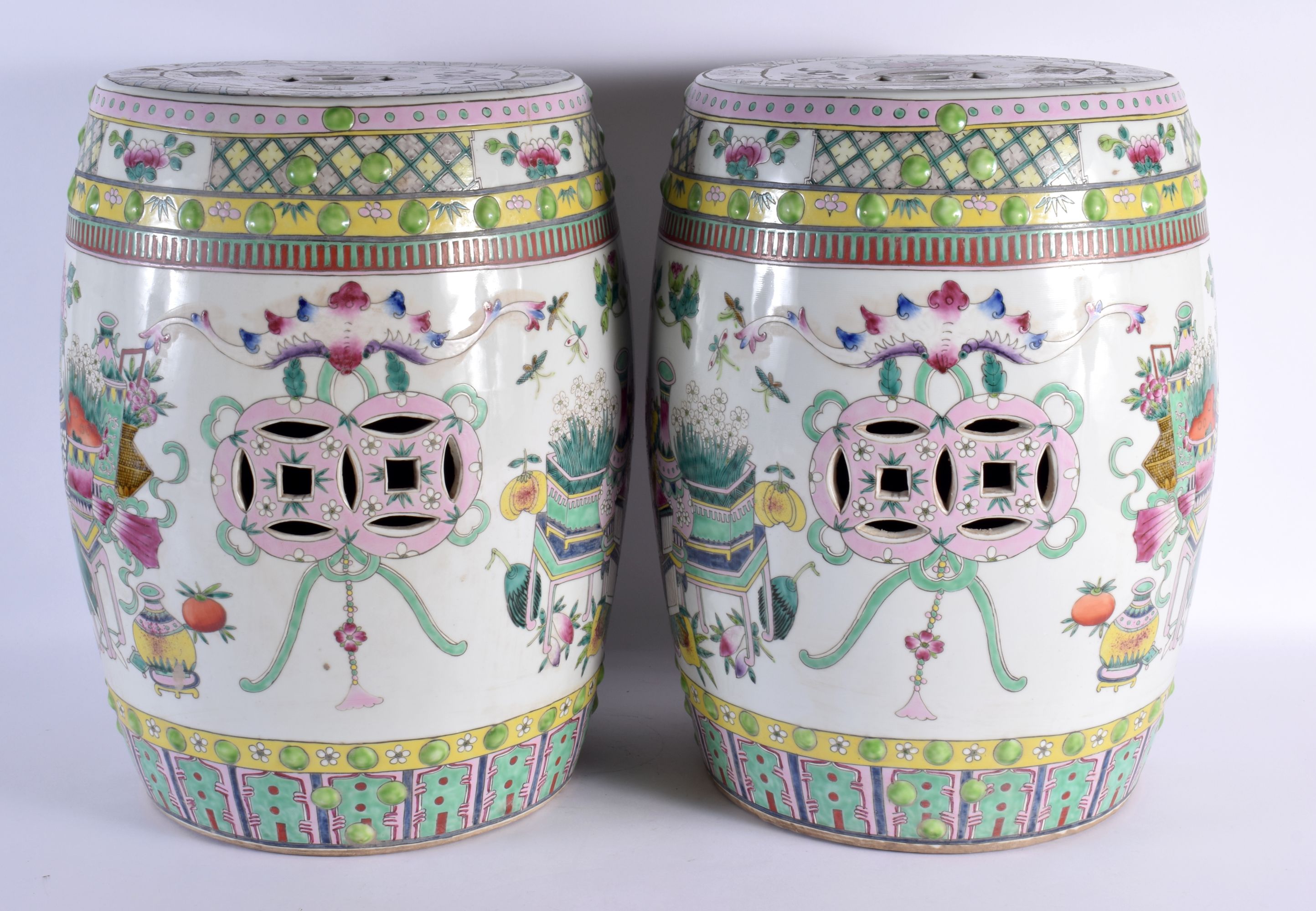 A LARGE PAIR OF CHINESE REPUBLICAN PERIOD FAMILLE ROSE GARDEN SEATS painted with objects. 46 cm x 25 - Bild 2 aus 6