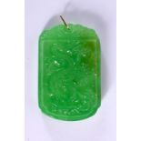 A CHINESE CARVED SPINACH JADE GOLD MOUNTED PENDANT 20th Century. 5.5 cm x 3.5 cm.